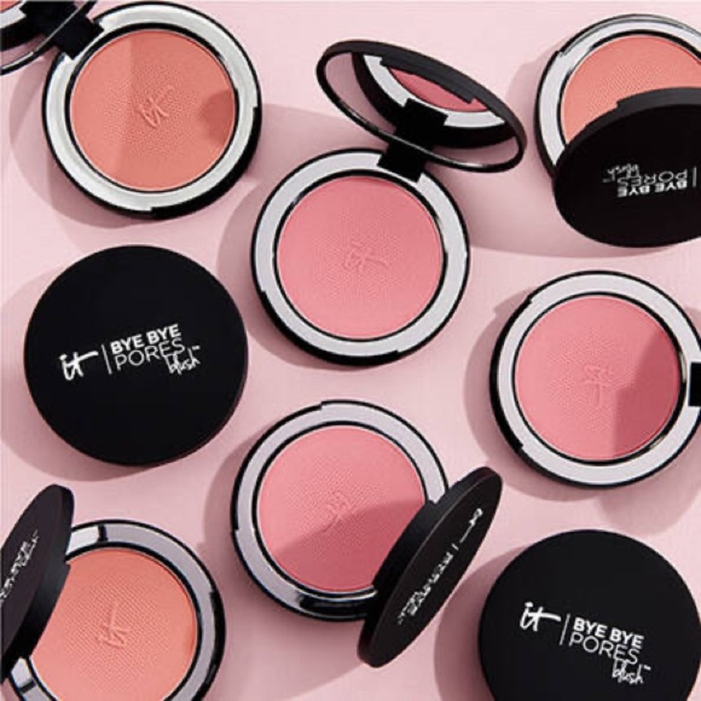 It cosmetics Bye Bye Pores blush - Picture 2 of 3